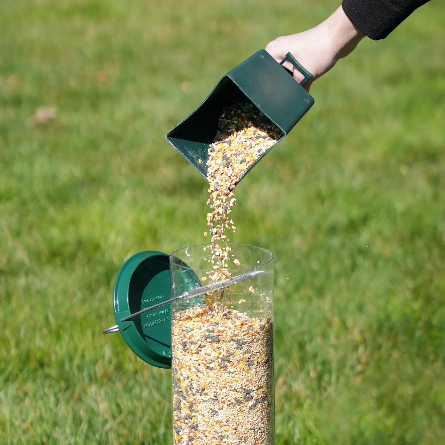 Squirrel Proof Bird Feeder with Large Seed Capacity – Durable Hanging Outdoor Feeder for Birds 3