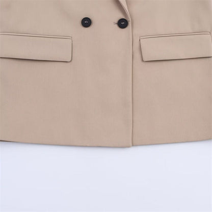 Women's Wool Cape Coat with Button Front and Lapel Collar – Relaxed Fit Winter Coat for Elegant Style 3